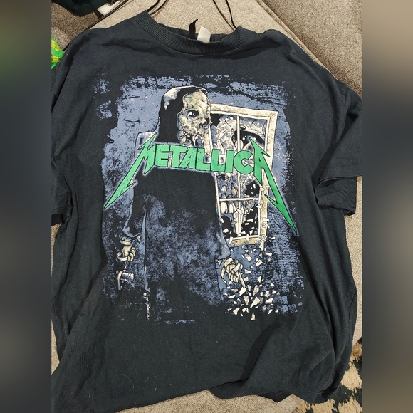 H&M Black Graphic Tee with Green Accents - Picture 1 of 1